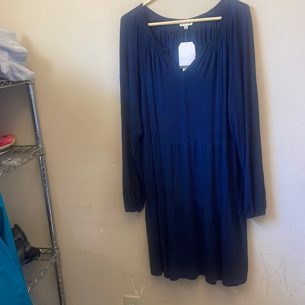 NWT Wonderly Navy long sleeve Dress! Size Medium